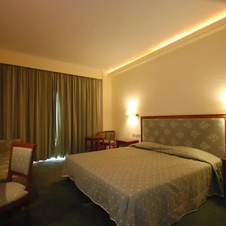 Porto & Hotel 3*
